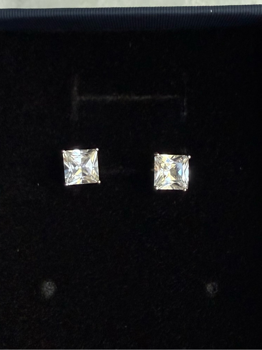 NWOT Princess Cut White Sapphire
Stud Earrings in Sterling Silver 💎